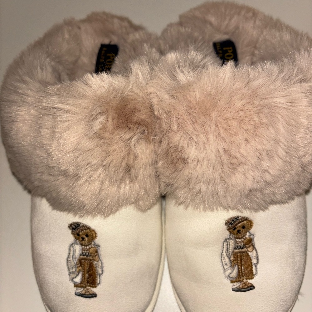 Polo by Ralph Lauren White and Tan Slippers bear size 9